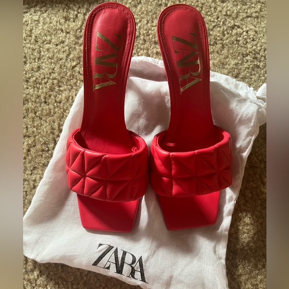 Zara Fuschia Quilted Heels - Picture 2 of 4